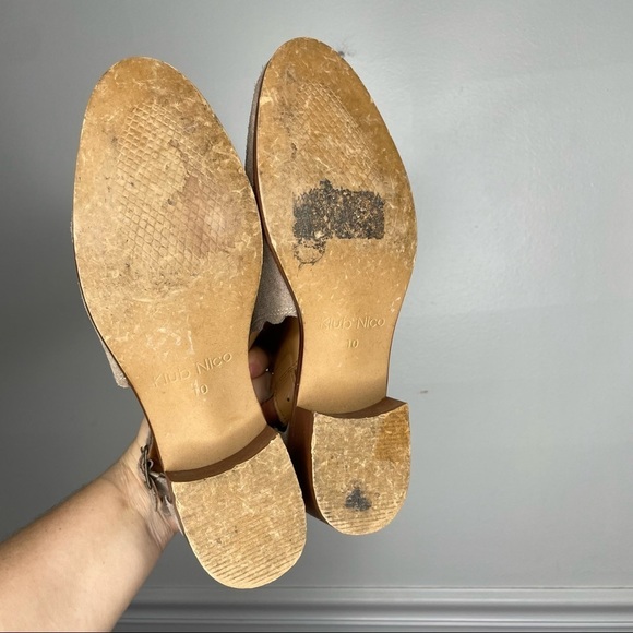 Klub Nico Athroplogie Scalloped Taupe Suede Leather Ankle Cutout Booties 10 - Picture 7 of 10